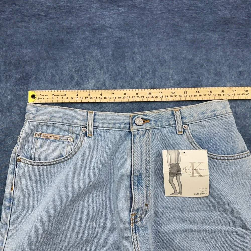 Calvin Klein Jeans Womens Cuff Short Light Indigo Enzyme Wash Size 16 BDXK690